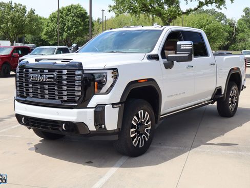 Used 2025 GMC Sierra 2500 Denali Ultimate image 10