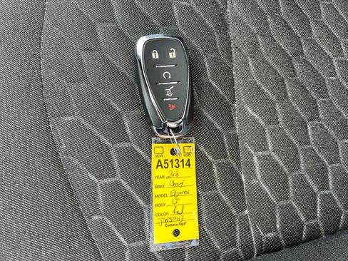 Used 2018 Chevrolet Equinox LT w/ Sun & Infotainment Package AWD/4WD image 30