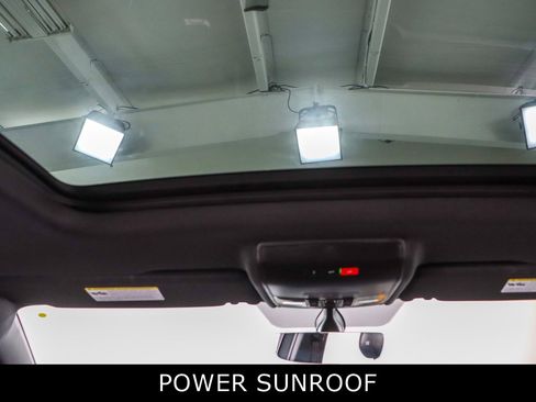 Used 2021 Volkswagen Atlas Cross Sport SE image 21