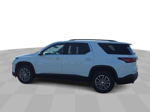 Used 2023 Chevrolet Traverse LT image 6