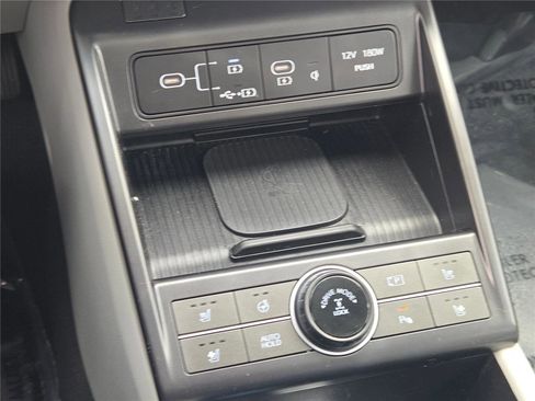 Used 2024 Hyundai Kona Limited AWD/4WD image 33