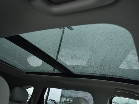 Used 2023 Kia Sorento S w/ Panoramic Sunroof Package image 12