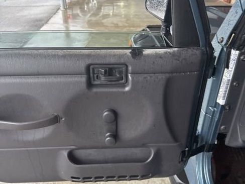 Used 1999 Jeep Wrangler SE image 3