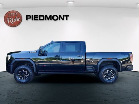 Used 2026 GMC Sierra 2500 AT4X w/ LPO, Black Badging Package AWD/4WD image 8