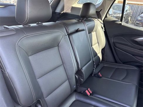 Used 2022 GMC Terrain SLT w/ Elevation Edition image 12