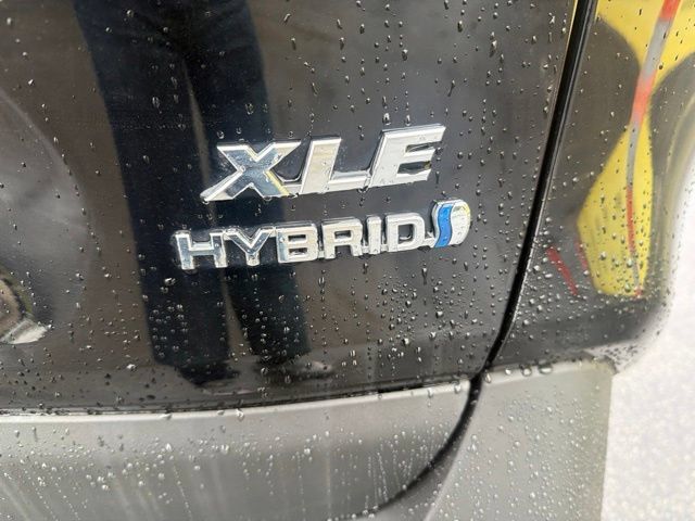 Used 2023 Toyota RAV4 XLE w/ Convenience Package AWD/4WD image 5