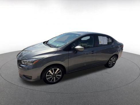 Used 2025 Nissan Versa SV FWD image 8