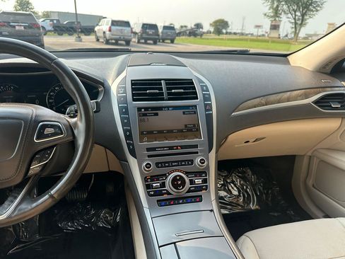 Used 2018 Lincoln MKZ Reserve w/ Climate Package AWD/4WD image 12