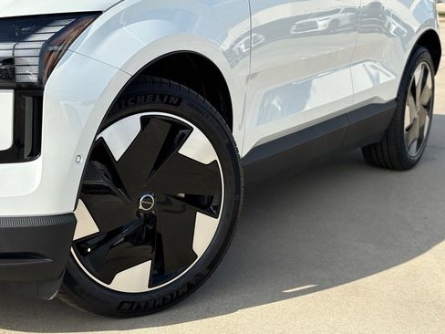 New 2026 Volvo EX30 Plus image 8