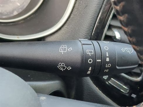 Certified 2021 Jeep Compass Limited image 32