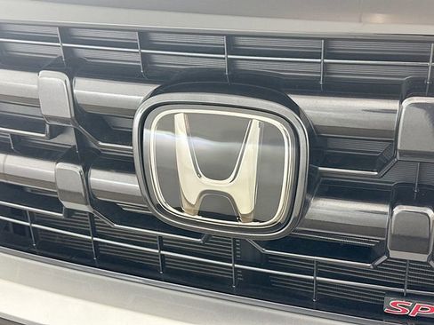 Used 2025 Honda Ridgeline Sport image 24