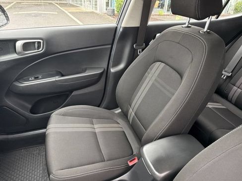 Used 2024 Hyundai Venue SEL FWD image 20