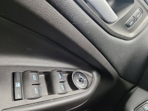 Used 2018 Ford Escape SE w/ Ford Safe & Smart Package AWD/4WD image 27