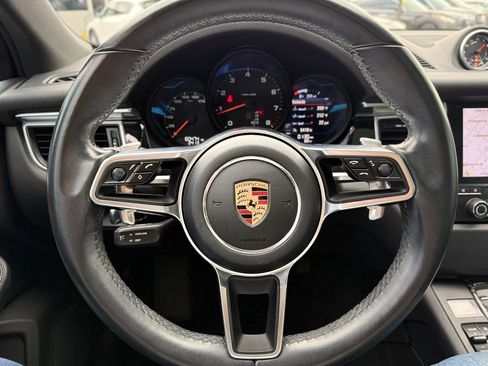 Used 2018 Porsche Macan Sport Edition AWD/4WD image 30