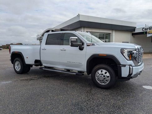 New 2026 GMC Sierra 3500 Denali w/ Denali Reserve Package image 3
