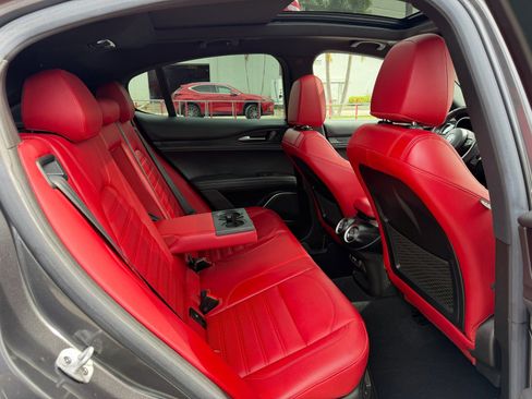 Used 2023 Alfa Romeo Stelvio Sprint RWD image 17
