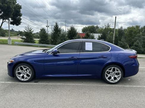 Used 2021 Alfa Romeo Giulia Ti AWD/4WD image 2