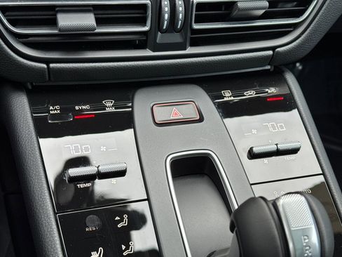 Certified 2026 Porsche Macan image 24