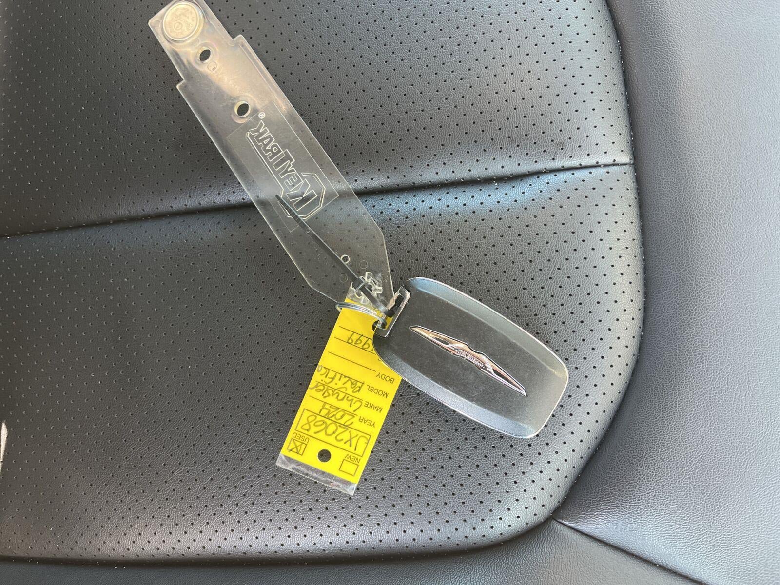 Used 2024 Chrysler Pacifica Touring-L FWD image 9