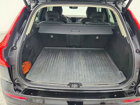 Used 2022 Volvo XC60 B5 Inscription w/ Advanced Package image 21