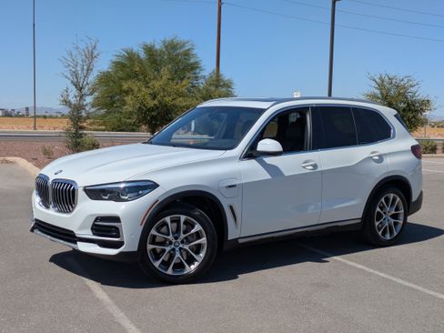 Used 2022 BMW X5 xDrive45e w/ Climate Comfort Package image 33