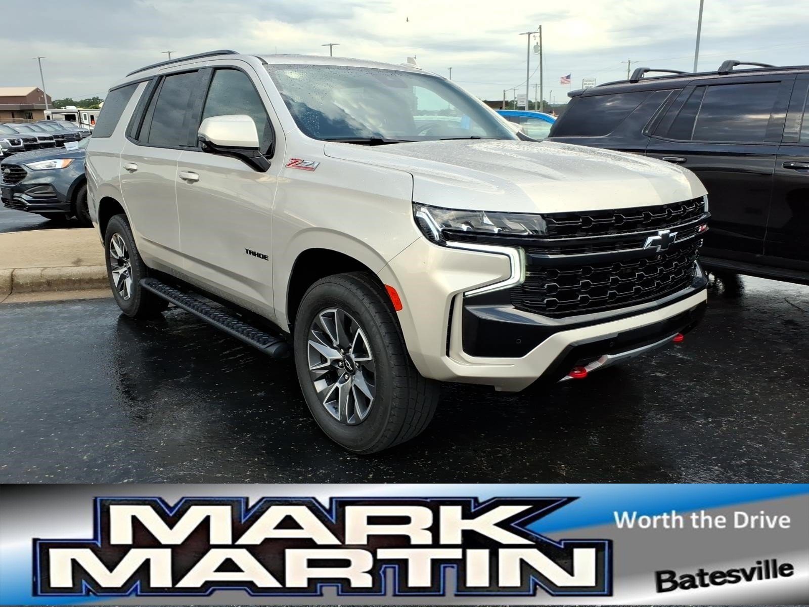 Used 2024 Chevrolet Tahoe Z71 w/ Luxury Package AWD/4WD image 1