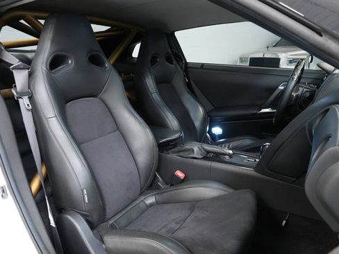 Used 2009 Nissan GT-R Premium AWD/4WD image 40