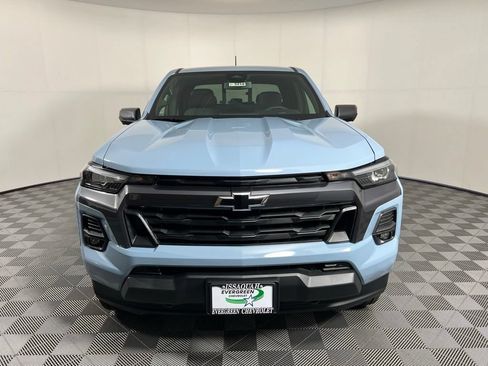 Used 2025 Chevrolet Colorado LT w/ LT Convenience Package AWD/4WD image 2