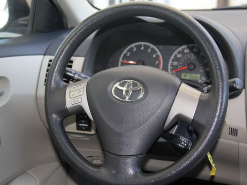 Used 2012 Toyota Corolla LE FWD image 11