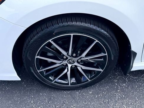 Used 2022 Toyota Camry SE w/ Cold Weather Package image 16