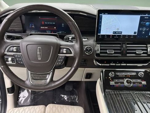 Used 2022 Lincoln Navigator L Black Label AWD/4WD image 10