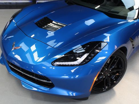 Used 2015 Chevrolet Corvette Stingray Coupe w/ 2LT Preferred Equipment Group image 5