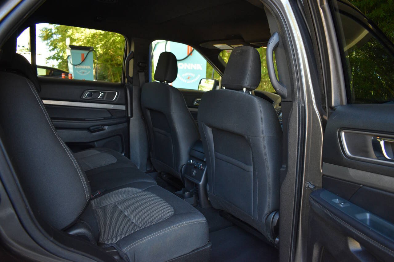 Used 2019 Ford Explorer XLT FWD image 12