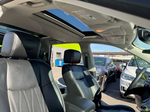 Used 2017 INFINITI QX60 Luxe w/ Deluxe Technology Package image 19