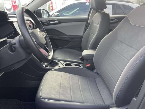Certified 2024 Volkswagen Taos SE AWD/4WD image 18