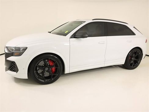 Used 2025 Audi RS Q8 performance image 2