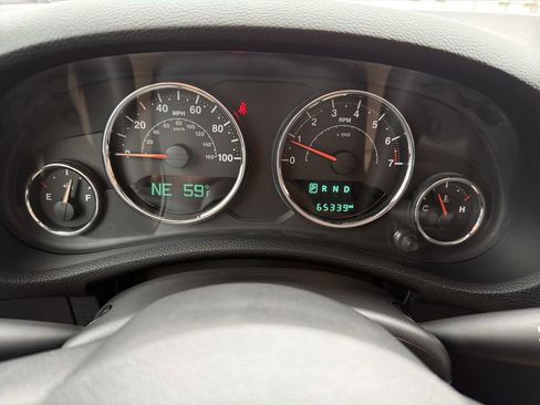 Used 2016 Jeep Wrangler Sport w/ Connectivity Group AWD/4WD image 18