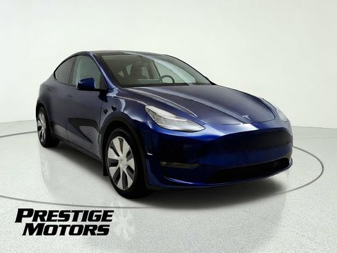 Used 2023 Tesla Model Y Long Range AWD/4WD image 1