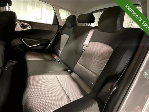 Used 2025 Kia Soul LX FWD image 31