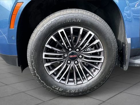 Used 2025 GMC Yukon Elevation image 10