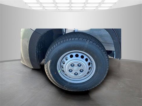 New 2025 RAM ProMaster 2500 w/ Quick Order Package 22G SLT image 9