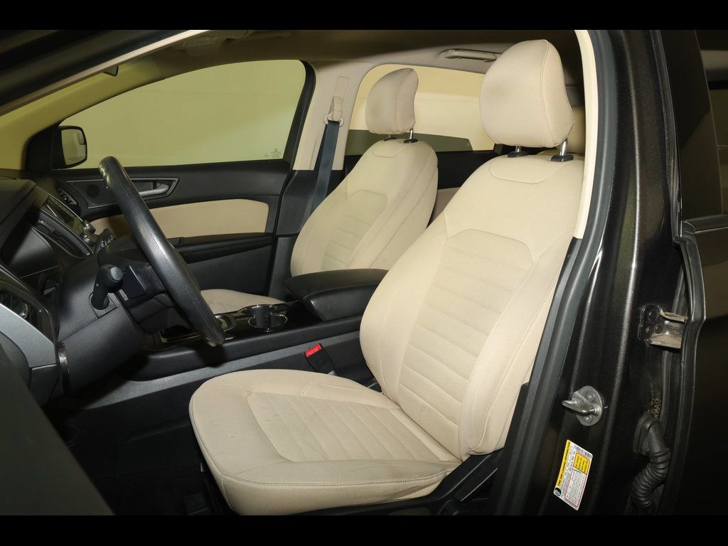 Used 2016 Ford Edge SE FWD image 16