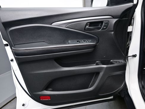 Used 2022 Honda Pilot TrailSport image 9