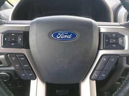 Used 2020 Ford F150 Lariat w/ Equipment Group 502A Luxury AWD/4WD image 25