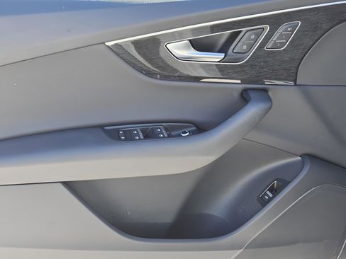 Used 2022 Audi Q7 2.0T Premium w/ Convenience Package image 21