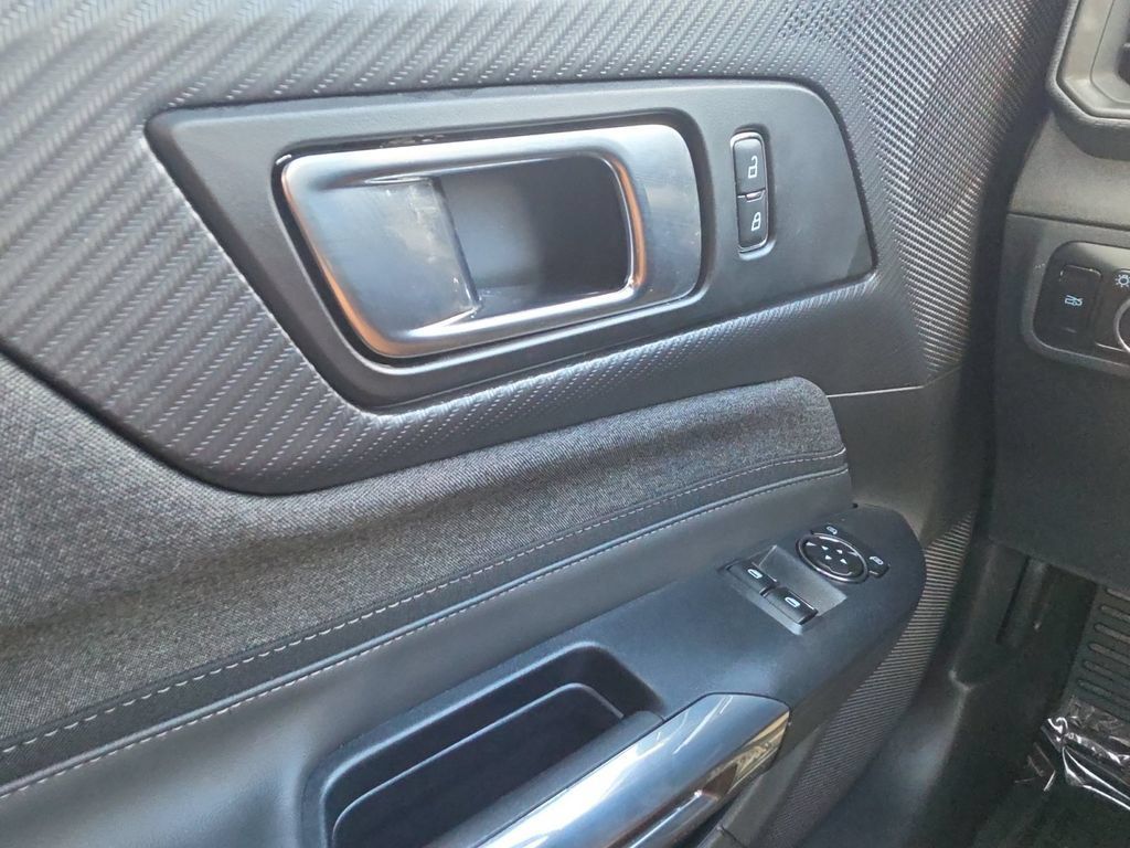 Used 2025 Ford Mustang Coupe RWD image 20