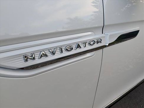 Used 2024 Lincoln Navigator Reserve AWD/4WD image 10