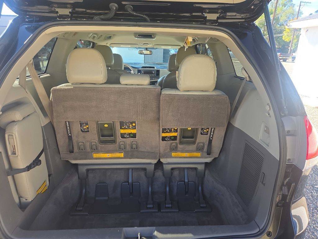 Used 2014 Toyota Sienna LE FWD image 18