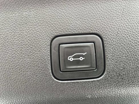 Used 2024 Chevrolet Suburban LT w/ LT Signature Package AWD/4WD image 18