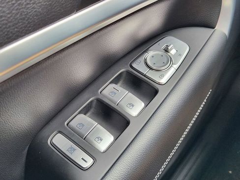 Used 2023 Genesis G70 2.0T image 23